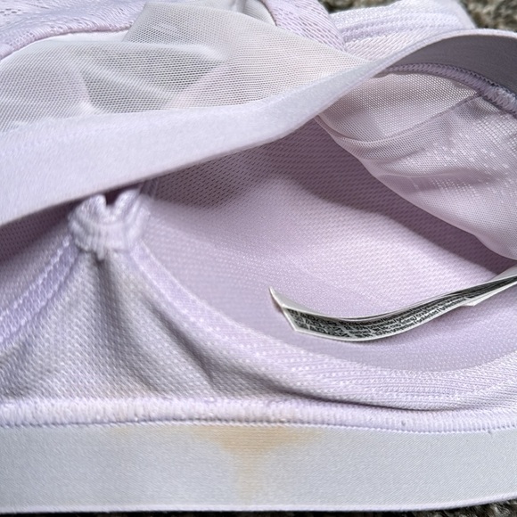 Victoria’s Secret Sports Bra Lilac 34C - Picture 5 of 5